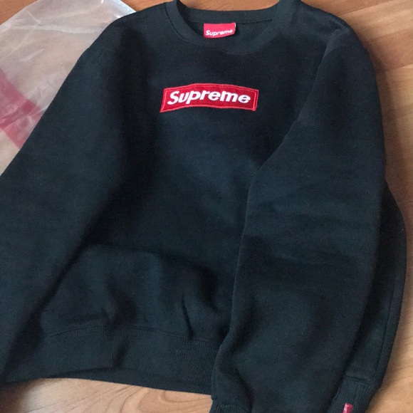 Supreme - Picture 3 of 3